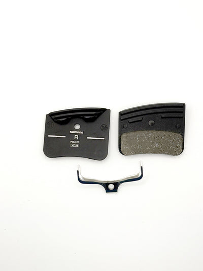 Shimano BP-P04C-MF Metal Disc Brake Pads w Fin & Spring XTR M9220 M9120 XT M8220 M8120 SLX M7120