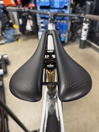 2024 TREK SUPERCALIBER 9.9 XTR Gen 2 M/L Frame 29" Wheels 1x12 Speed Argent Drizzle