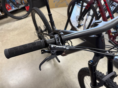 2025 TREK TOP FUEL 9.9 XTR  Gen 4  M/L Frame 29" Wheels 1x12 Speed Matte Black