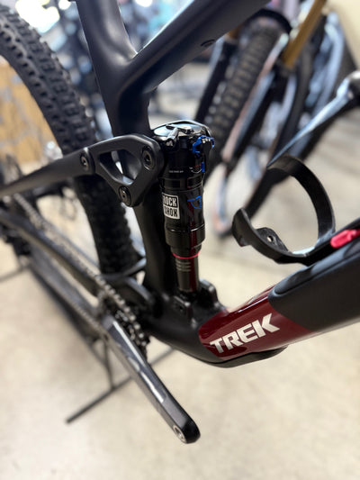2025 TREK TOP FUEL 9.9 XTR  Gen 4  M/L Frame 29" Wheels 1x12 Speed Matte Black