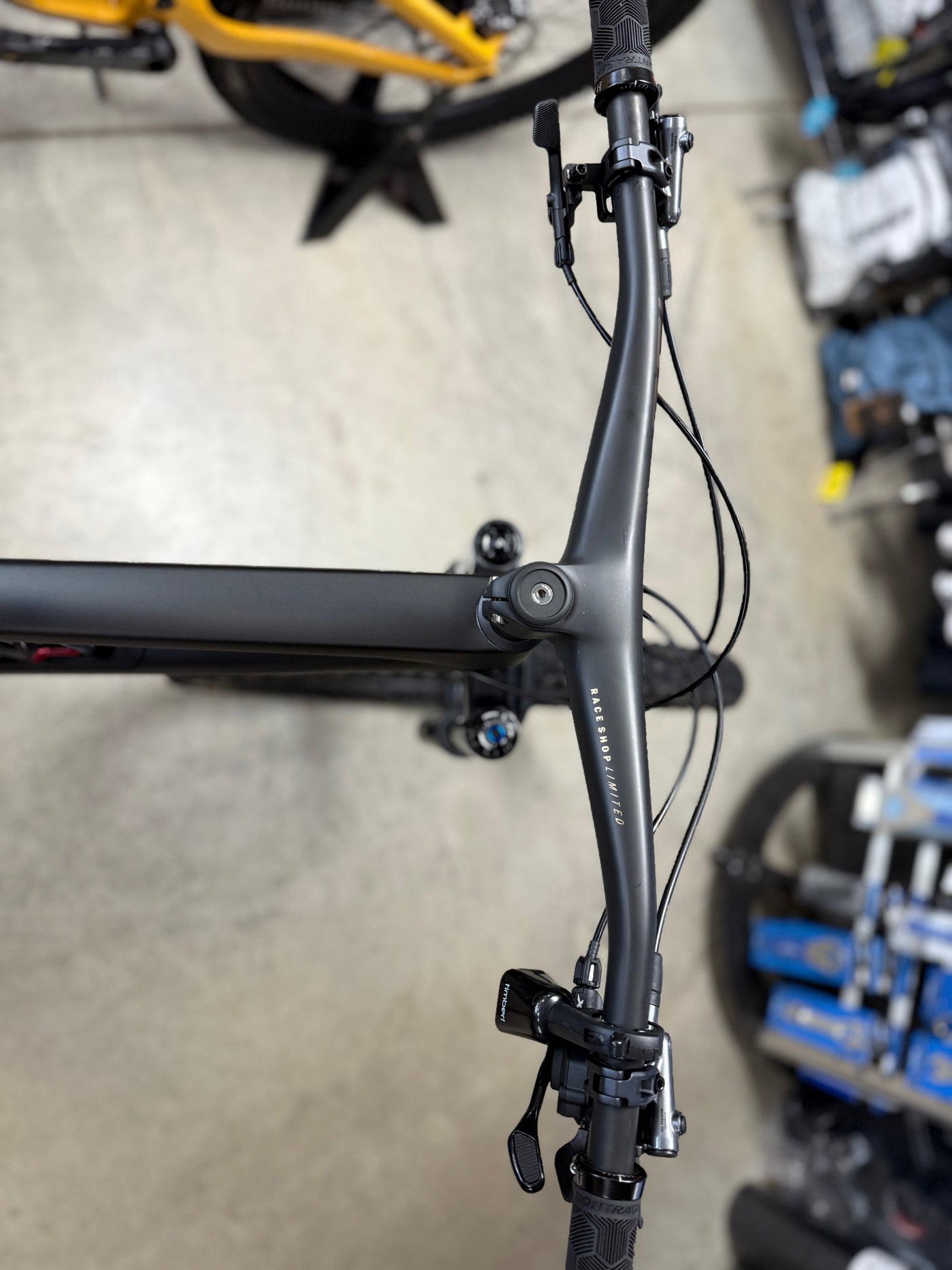 2025 TREK TOP FUEL 9.9 XTR  Gen 4  M/L Frame 29" Wheels 1x12 Speed Matte Black