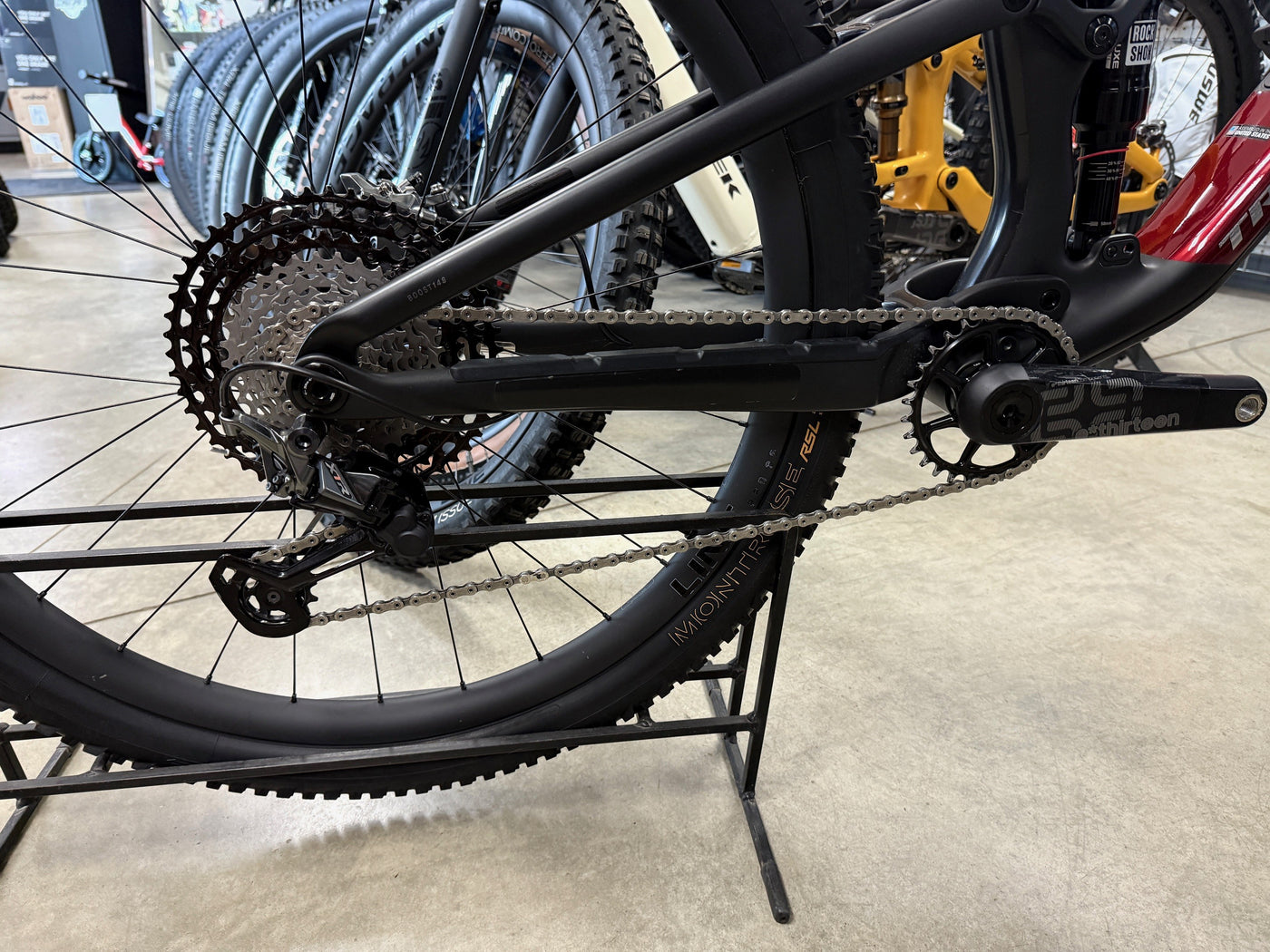 2025 TREK TOP FUEL 9.9 XTR  Gen 4  M/L Frame 29" Wheels 1x12 Speed Matte Black